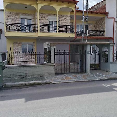 Polys Apartment And Paraskevi Studio With View プトレマイス エクステリア 写真
