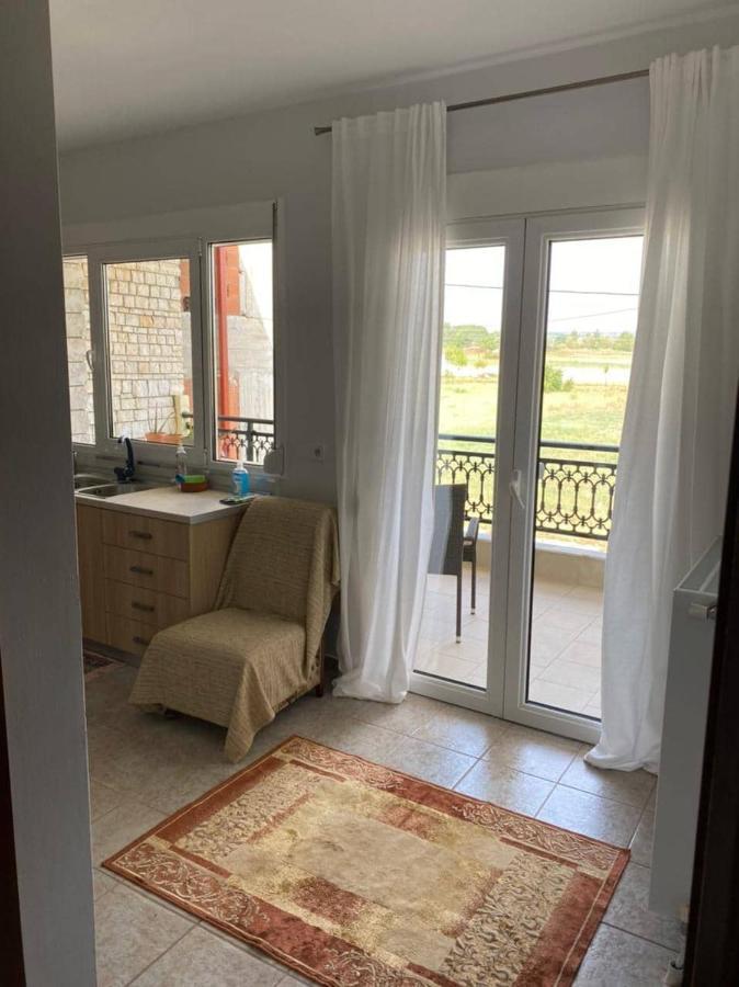 Polys Apartment And Paraskevi Studio With View プトレマイス エクステリア 写真