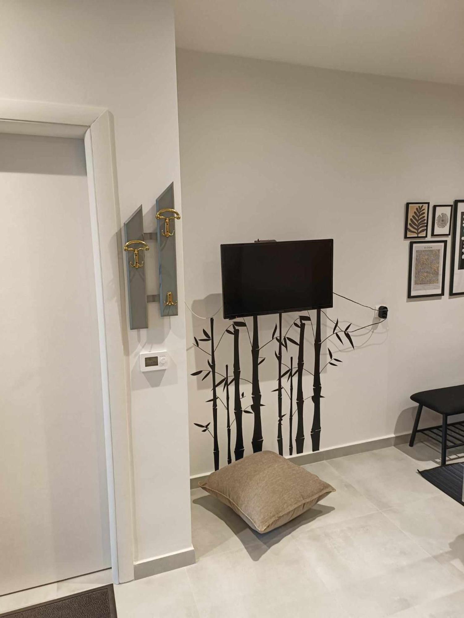 Polys Apartment And Paraskevi Studio With View プトレマイス エクステリア 写真