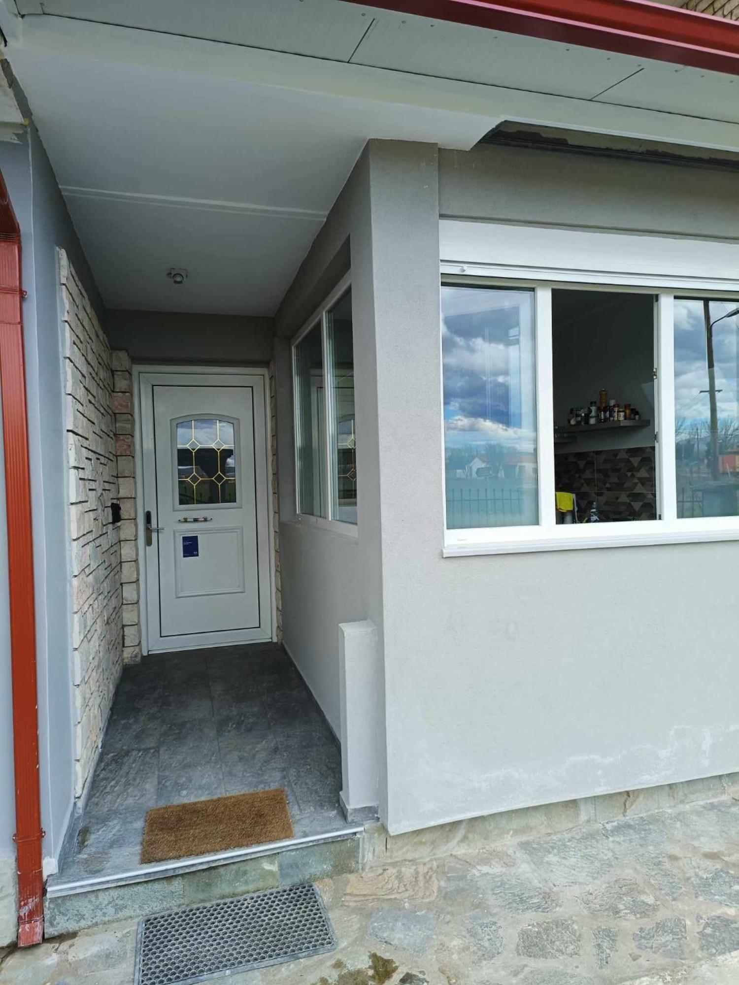 Polys Apartment And Paraskevi Studio With View プトレマイス エクステリア 写真